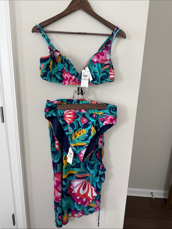 Trina Turk Other - Trina Turk Teal Navy Pink Floral Bikini with Matching Sarong